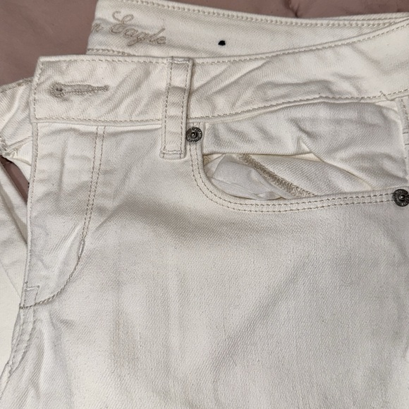 American Eagle Women’s White Jeans - Picture 2 of 8